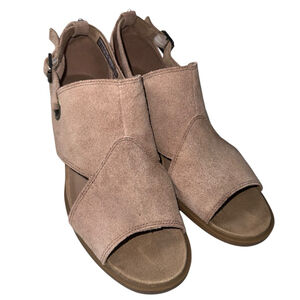 Koolaburra by UGG Kaiah Suede Block Heel Ankle Strap Sandals 8.5 Amphora